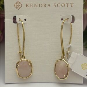 NWT Kendra Scott Daphne Wire Drop Earrings in gold Rose Quartz